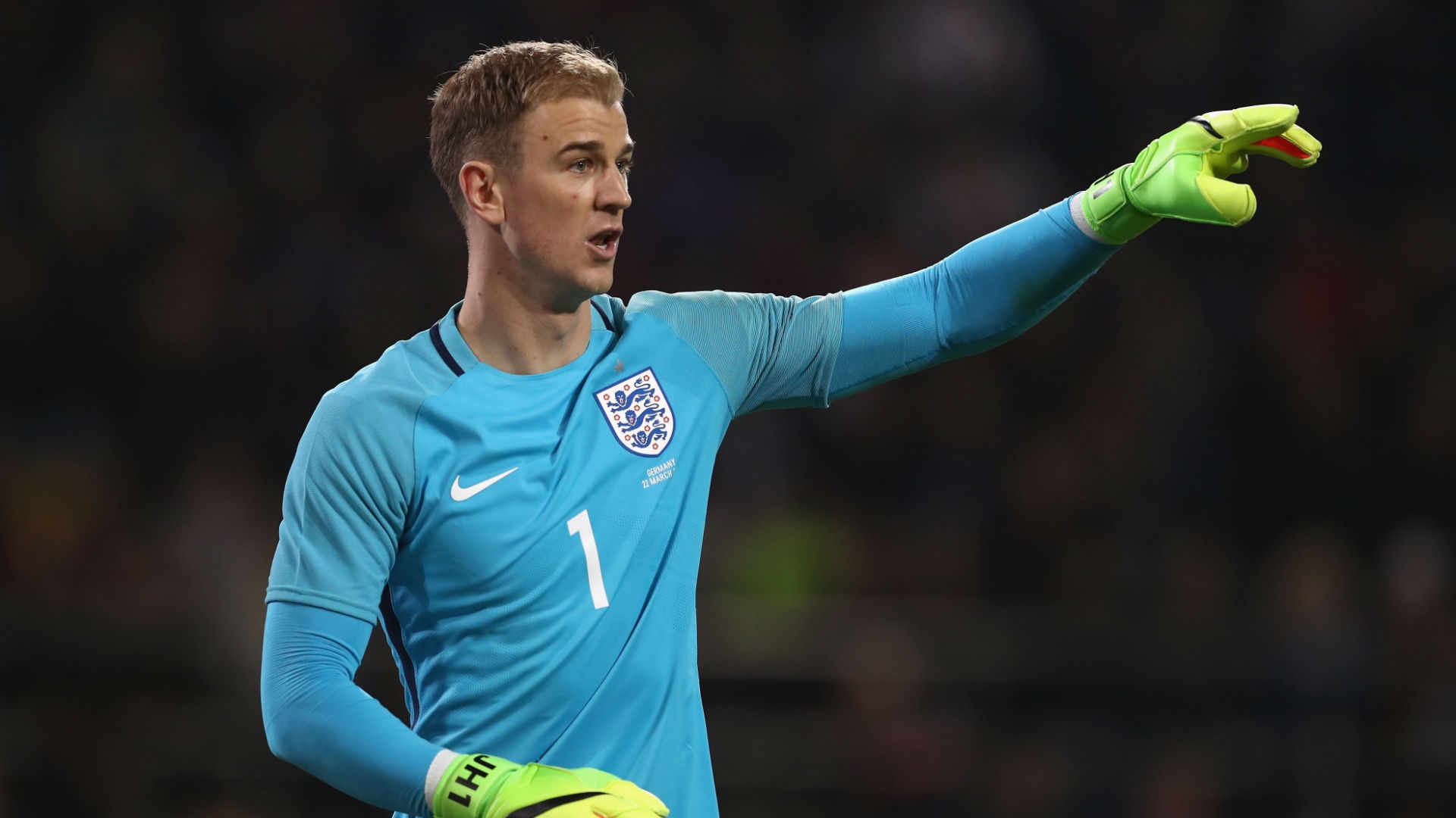 Noble goes on to say that the team would benefit from more competition in the goalkeeper position, but that things remain to be made clear about whether Hart is to join West Ham.